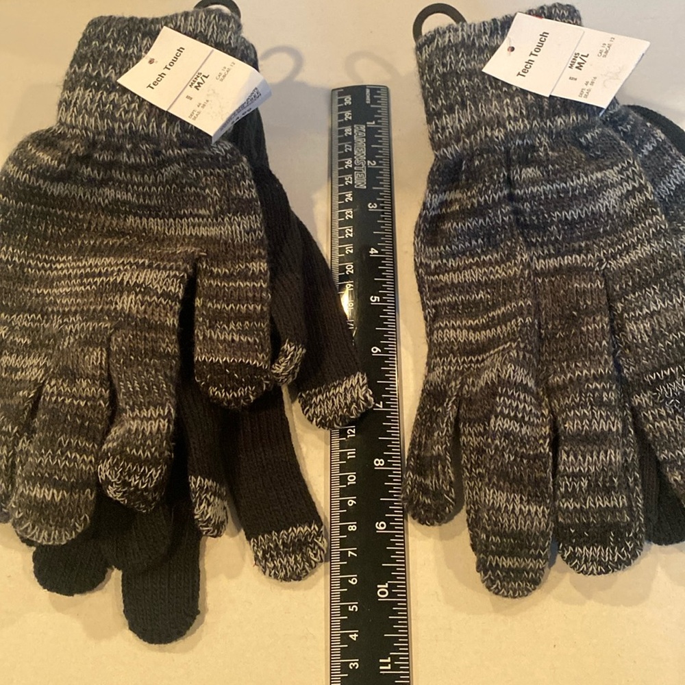 NWT 4 pair Men’s Tech Touch Winter Gloves